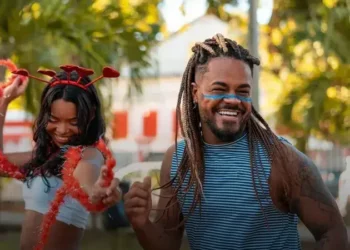 Para Todos os Gêneros: Tênis Unissex para Arrasar no Carnaval