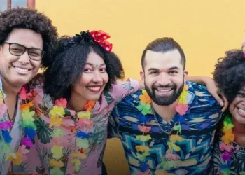 Passos Seguros: Tênis Antiderrapantes para o Carnaval Molhado