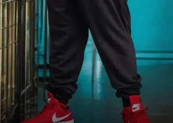 Tênis casual: a expressão de identidade através dos calçados