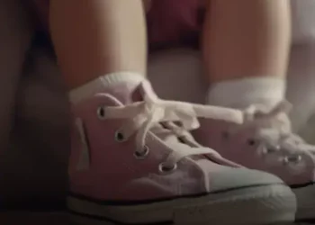 Tênis casual: como criar um visual elegante e descontraído