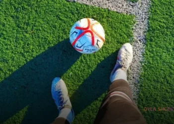 Calçados futuristas: quais são as tendências para o futuro da indústria calçadista e como os times de futebol podem se beneficiar?