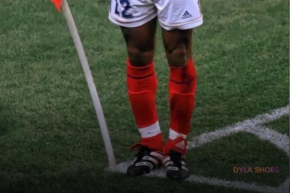 Como o calçado influencia no desenvolvimento dos pés das jogadoras de futebol feminino