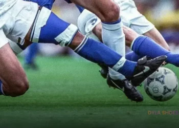 Evolução das chuteiras usadas pelos times ao longo da história